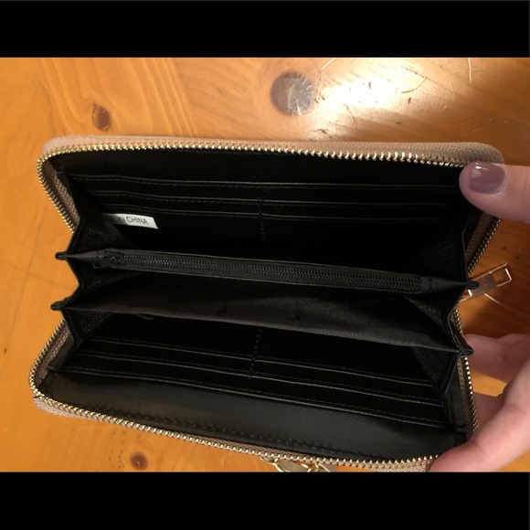 NWT Charlotte Russe wristlet - Picture 3 of 3